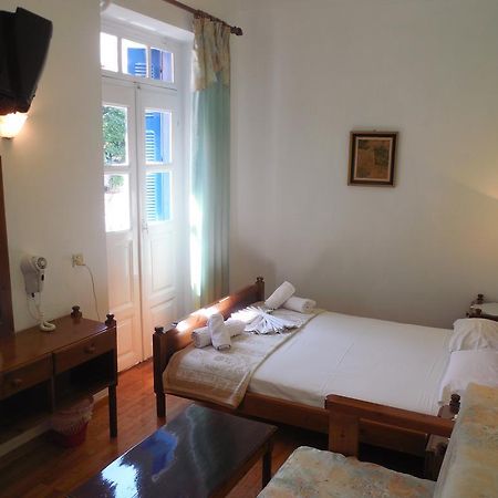 Adonis Rooms Skopelos Town Exterior photo