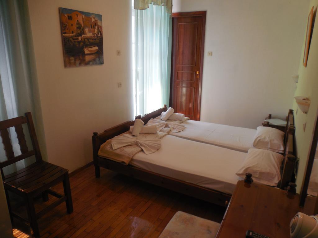 Adonis Rooms Skopelos Town Exterior photo