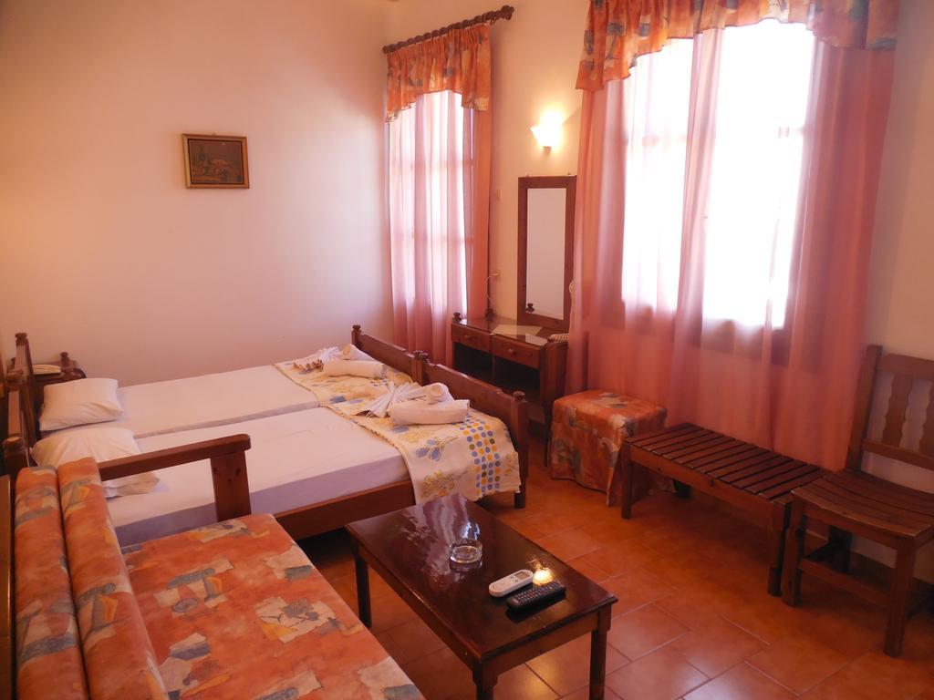 Adonis Rooms Skopelos Town Exterior photo